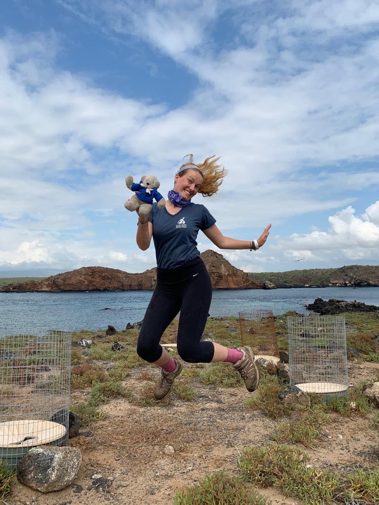 Ecologist and Darwin Station member Esme Plunkett expresses her excitement upon encountering a Galápagos bear on Plaza Sur (March 2019).  Photo: Patricia Jaramillo.